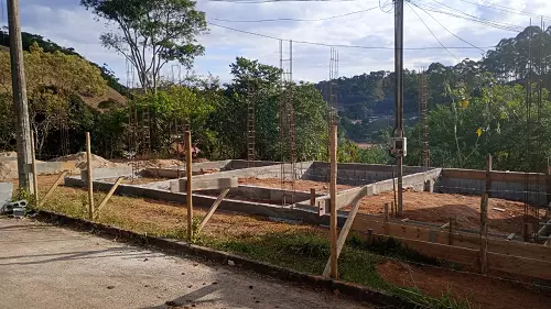 Prefeitura inicia construção de capela mortuária em Dores do Paraibuna